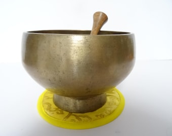Antique Naga Pedestal Singing Bowl: Himalayan Sound Therapy, Note D4