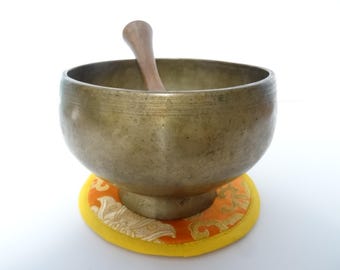 Antique Naga Pedestal Singing Bowl: Sound Therapy, Note D#4