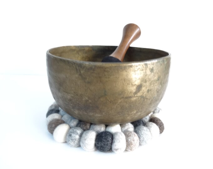 Large Antique Thadobati, Tibetan Singing Bowl, Hand Hammered, Himalayan, Sound Therapy, Yoga Meditation, Note G3