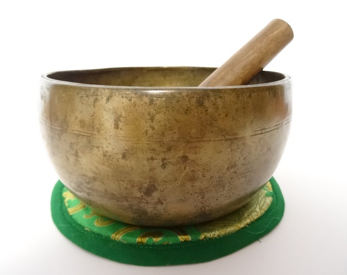 Large Antique Thadobati, Tibetan Singing Bowl, Hand Hammered, Himalayan, Sound Therapy, Yoga Meditation, Note A#3
