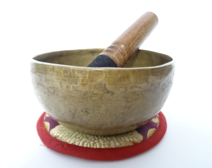 Antique Thadobati Cup Tibetan Singing Bowl Hand Hammered Himalayan Note F#4