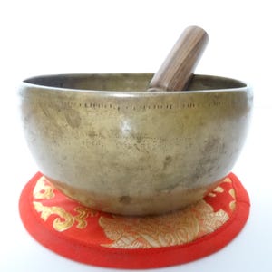 Antique Thadobati Tibetan Singing Bowl Hand Hammered Himalayan Meditation Sound Therapy D#4