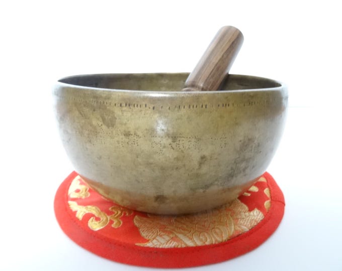 Antique Thadobati Tibetan Singing Bowl Hand Hammered Himalayan Meditation Sound Therapy D#4