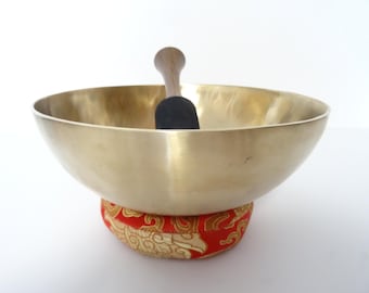 9" Large, New Sound Therapy, Tibetan Singing Bowl, Hand Made, Healing, Note D#3 Sacral