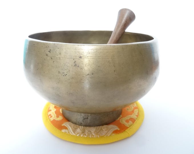 Antique Naga Pedestal Singing Bowl: Himalayan Sound Therapy, Note D#4