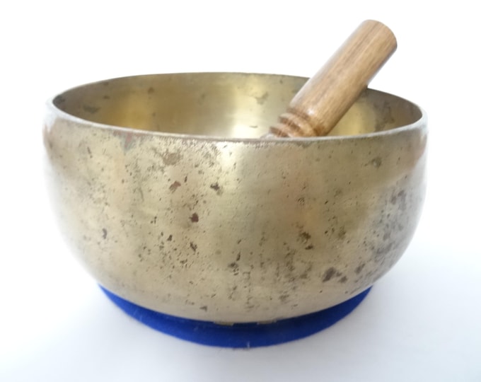 Antique, Tibetan Singing Bowl, Remuna, Himalayan Meditation, Sound Therapy, Healing, Note F#3 Heart