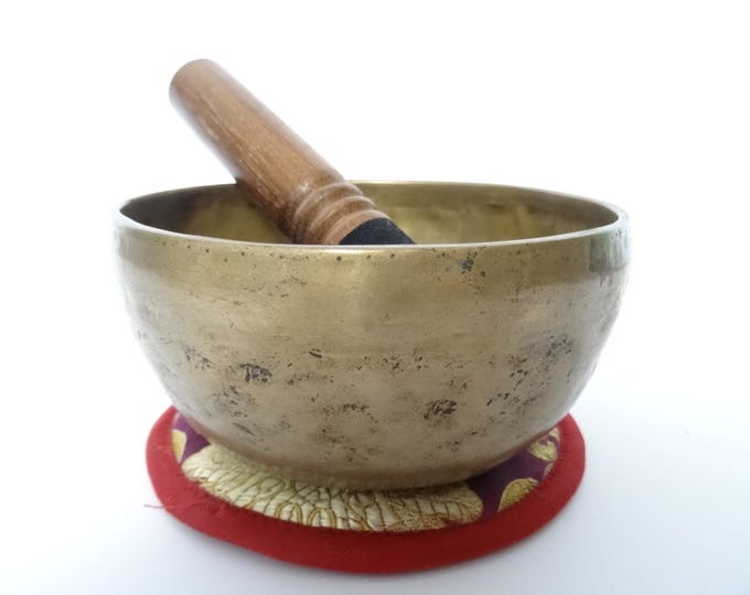 Antique Thadobati Cup Tibetan Singing Bowl Hand Hammered Himalayan Note E4