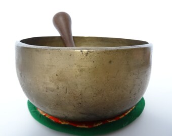 Antique, Tibetan Singing Bowl, Remuna, Himalayan Meditation, Sound Therapy, Healing, Note A3
