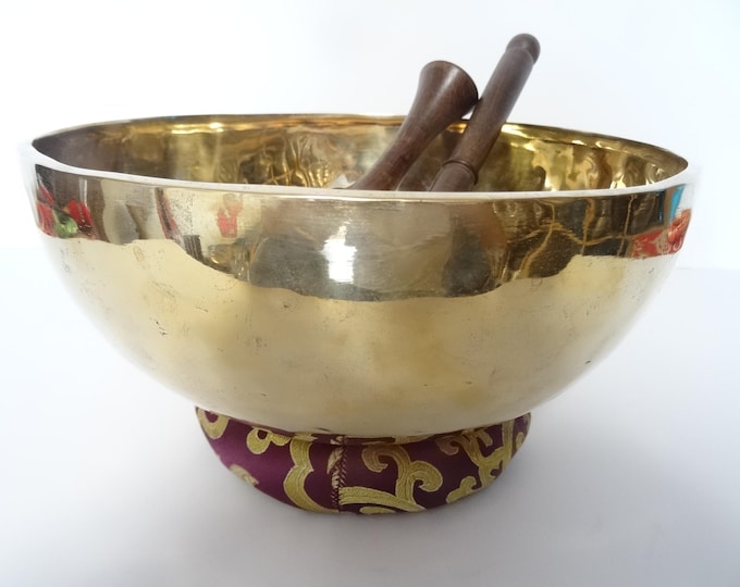 10.25" Tibetan Singing Bowl: Handmade Sound Therapy, Note C3 Root
