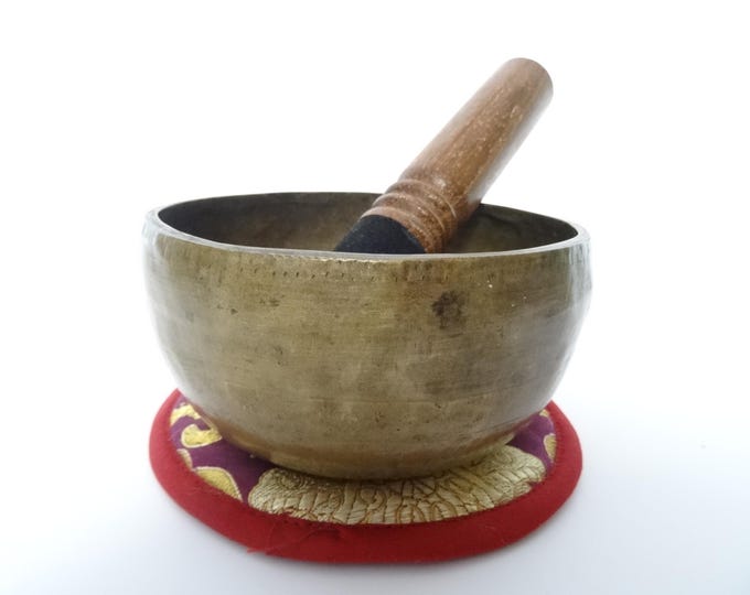 Antique Thadobati Cup Tibetan Singing Bowl Hand Hammered Himalayan Note A4