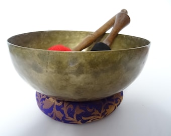 Antique Jambati Singing Bowl: 8.5" Hand Hammered Himalayan Bowl, Note B2