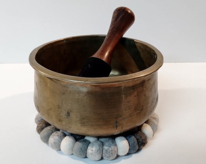 Antique Tibetan Singing Bowl Hand Hammered Himalayan Meditation Tantrik Trapeziod Sound Therapy Note E