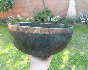 Antique Jambati Singing Bowl: Large 11.25" Hand Hammered Himalayan Bowl