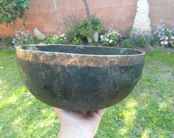 Antique Tibetan Singing Bowl | Large Jambati 11.25" | Hand Hammered | Himalayan Meditation | Sound Therapy | Healing Yoga | Note F2