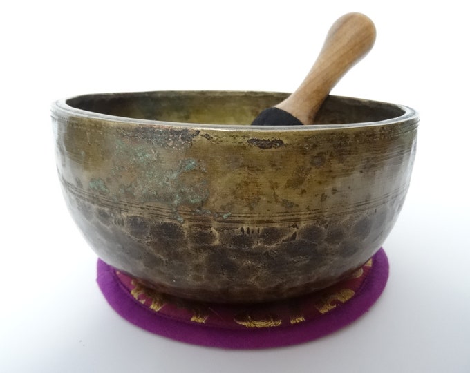 Antique Ancient Tibetan Singing Bowl | Large Thadobati 7" | Hand Hammered | Himalayan Meditation | Sound Therapy | Healing Yoga | Note D#4