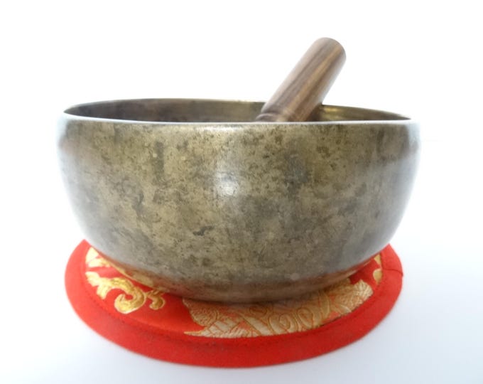 Antique Thadobati Tibetan Singing Bowl Hand Hammered Himalayan Meditation Sound Therapy D#4