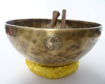 Full Moon Tibetan Singing Bowl: 10" C#3 Sound Therapy Bowl Root Chakra