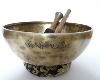 Full Moon Tibetan Singing Bowl: 10.5" D3 Sacral Chakra, Sound Therapy