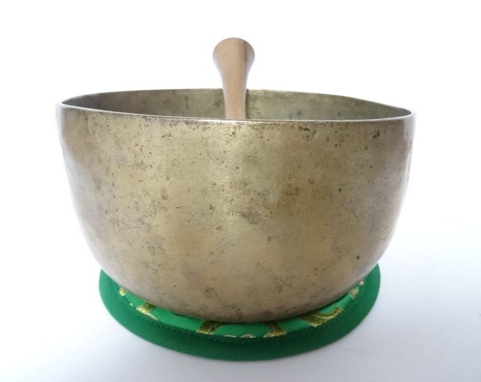 Antique Thadobati Tibetan Singing Bowl Hand Hammered Himalayan Sound Therapy F#3