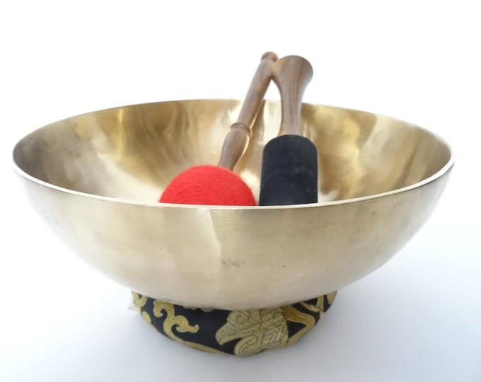 10" Large, New Sound Therapy, Tibetan Singing Bowl, Hand Made, Healing, Note B2 Crown