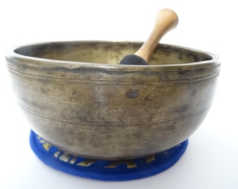 Antique Thadobati Tibetan Singing Bowl Hand Hammered Himalayan Meditation Sound Therapy E4