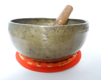 Antica ciotola tibetana Thadobati martellata a mano, himalayana, per meditazione e terapia del suono, con radice di Do#4.