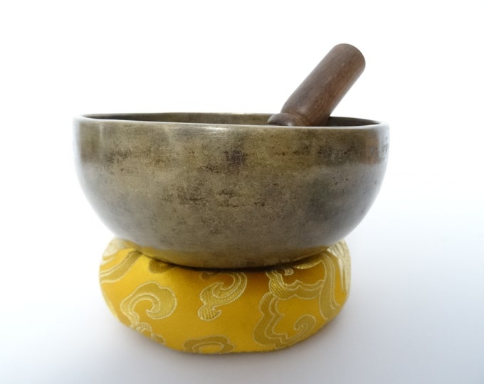 Antique, Old, Thadobati Cup, Tibetan Singing Bowl, Hand Hammered Himalayan, Note F#4