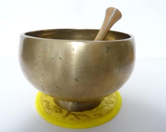 Antique Naga Pedestal Singing Bowl: Himalayan Sound Therapy, Note D#4