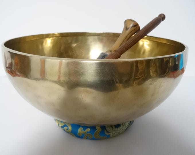 12.25" Very Large, New Sound Therapy, Tibetan Singing Bowl, Hand Made, Healing, Note E2, Solar Plexus