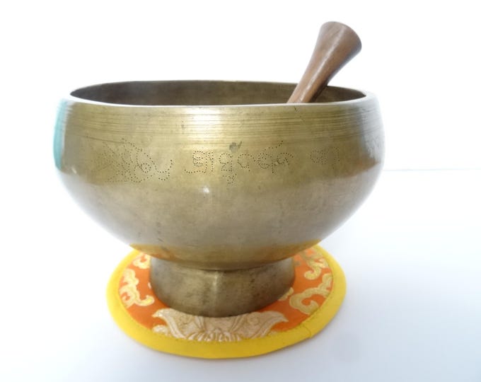 Antique Naga Pedestal Singing Bowl: Himalayan Sound Therapy, Note D#4