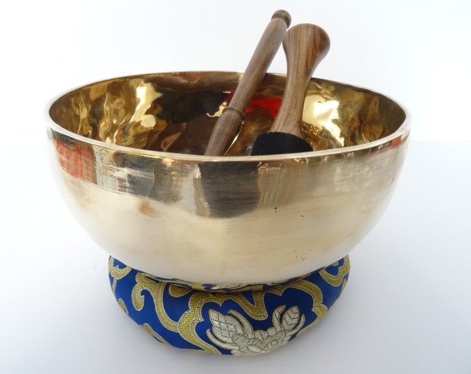8.25" Large, New Sound Therapy, Tibetan Singing Bowl, Hand Made, Healing, Note G#3, Throat