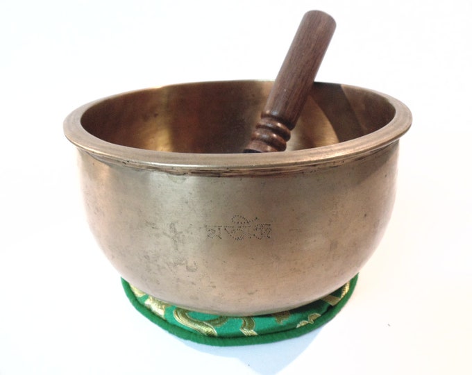 Large Antique 7.25" Tantrik Tibetan Singing Bowl Hand Hammered Himalayan D