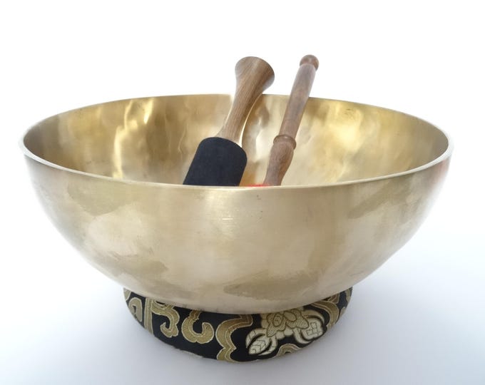 10.25" Large, New Sound Therapy, Tibetan Singing Bowl, Hand Made, Healing, Note A2, Third Eye