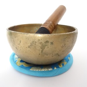 Antique Thadobati Cup Tibetan Singing Bowl Hand Hammered Himalayan Note G4