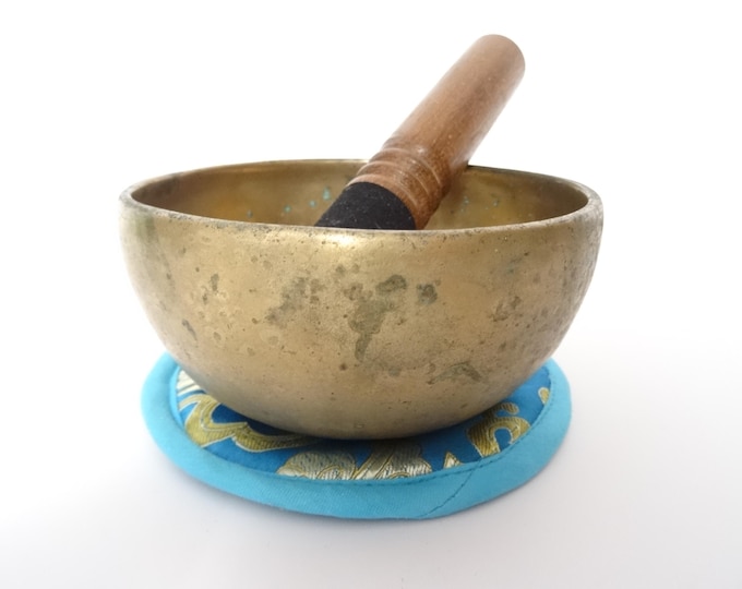 Antique Thadobati Cup Tibetan Singing Bowl Hand Hammered Himalayan Note G4