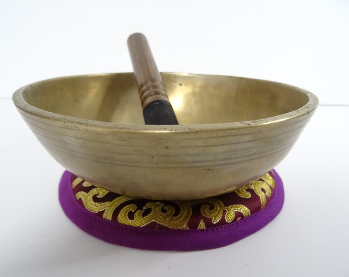 Large Antique Manipuri Tibetan Himalayan Singing Bowl Hand Made Meditation Sound Therapy Healing C#4