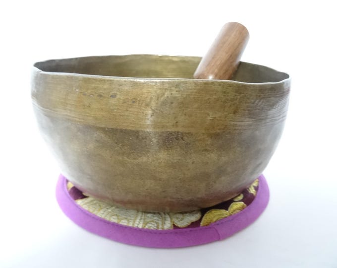 Antique Thadobati Tibetan Singing Bowl Hand Hammered Himalayan Meditation Sound Therapy G#3 Throat