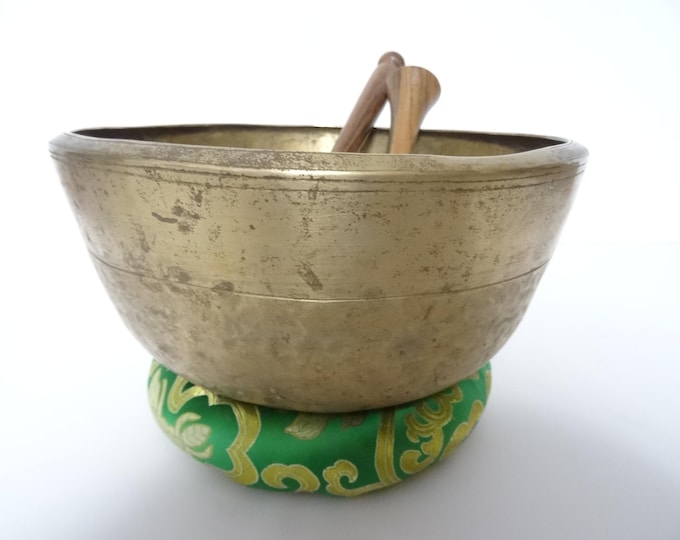 Large 8.5" Antique Shakti Singing Bowl Sound Therapy Healing Note F3