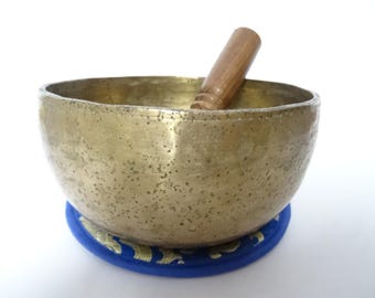 Antique Thadobati Tibetan Singing Bowl Hand Hammered Himalayan Meditation Sound Therapy A3 Third Eye