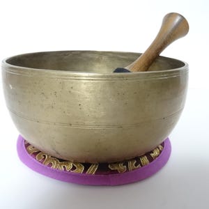 Antique Thadobati Tibetan Singing Bowl Hand Hammered Himalayan Meditation Sound Therapy F3