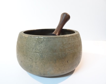 Antique mani Tibetan singing bowl Himalayan meditation sound therapy healing buddhism Note D5