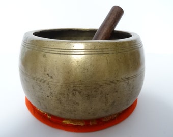 Antique Ancient mani Tibetan singing bowl Himalayan meditation sound therapy healing buddhism Note E5