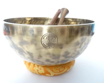 Full Moon Tibetan Singing Bowl: 10" B2 Sound Therapy Bowl Crown Chakra