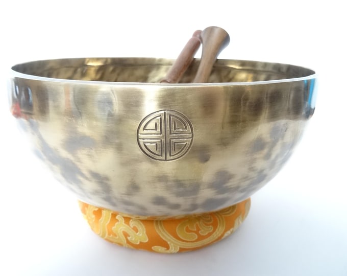 Full Moon Tibetan Singing Bowl: 10" B2 Sound Therapy Bowl Crown Chakra