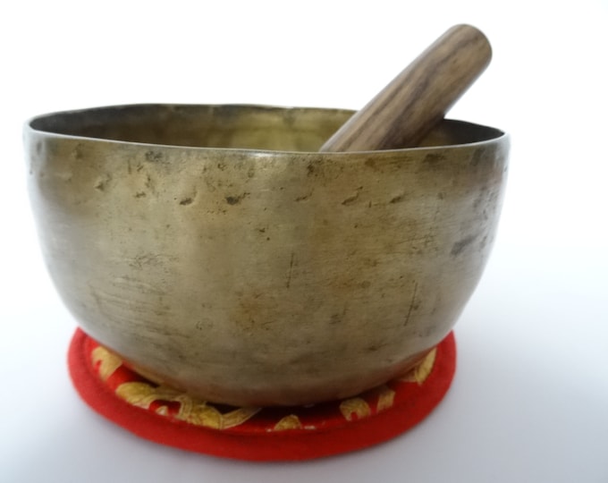 Antique Thadobati Tibetan Singing Bowl Hand Hammered Himalayan Meditation Sound Therapy F#3