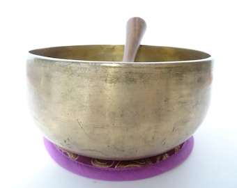 Antique, Tibetan Singing Bowl, Remuna, Himalayan Meditation, Sound Therapy, Healing, Note A#3