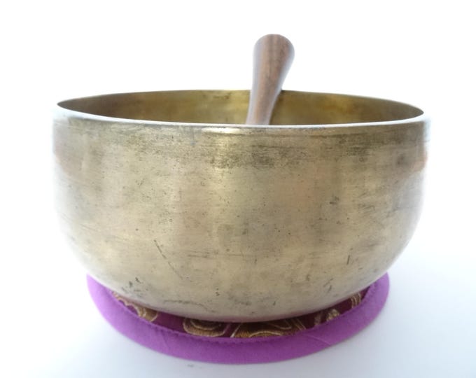 Antique, Tibetan Singing Bowl, Remuna, Himalayan Meditation, Sound Therapy, Healing, Note A#3