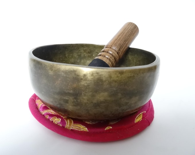 Antique Thadobati Cup Tibetan Singing Bowl Hand Hammered Himalayan Note G#4 Throat