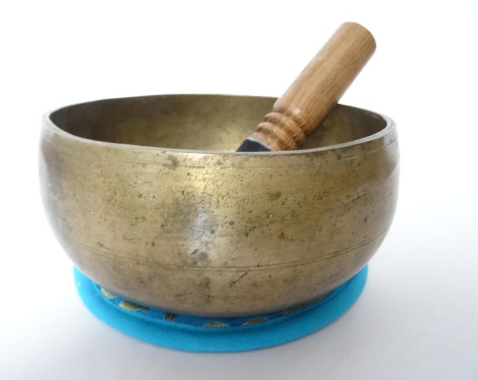 Antique, Tibetan Singing Bowl, Remuna, Himalayan Meditation, Sound Therapy, Healing, Note A3 Third Eye