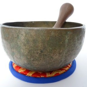 Large Antique 7&quot; Thadobati Tibetan Singing Bowl Hand Hammered Himalayan Note D4